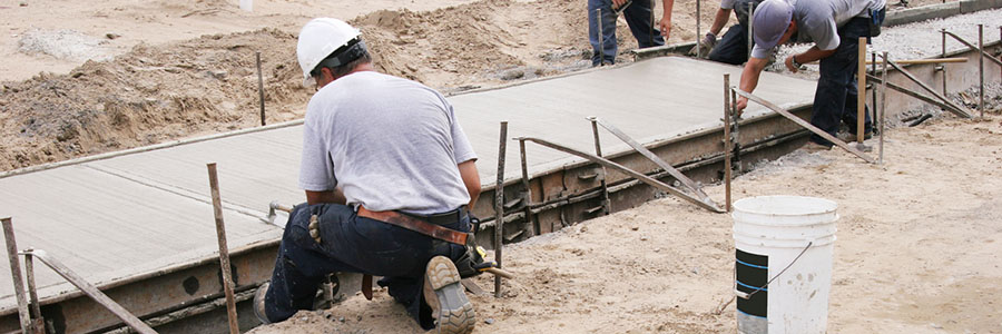 contractors-pouring-cement