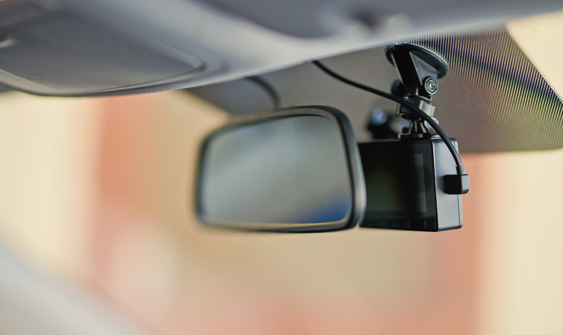 What you need to know about dashboard-mounted car cameras